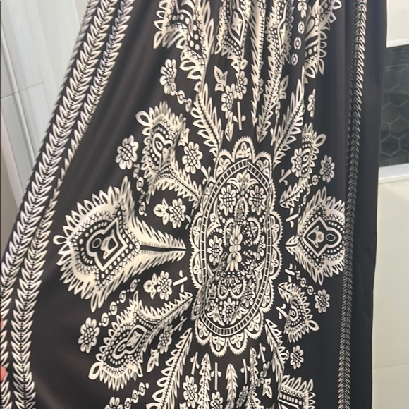 Black and White strapless dress - Picture 7 of 8